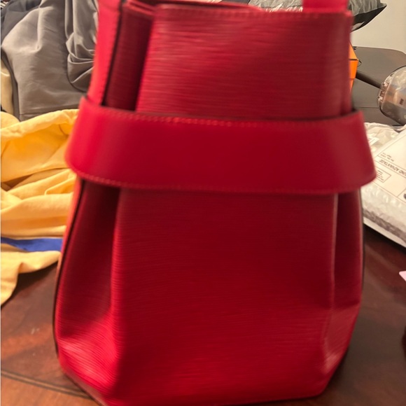 Louis Vuitton Red Epi sac Depaule - Picture 5 of 10